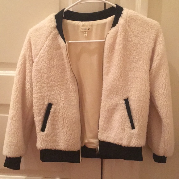 white and navy fleece - Picture 1 of 3